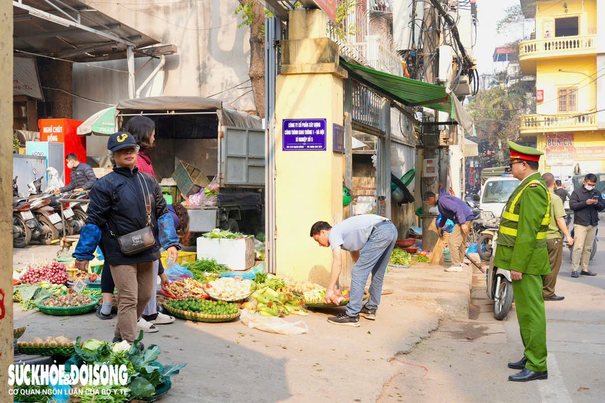 Hà Nội Chấm Dứt 216 Chợ Cóc: Nhìn Lại Chặng Đường 6 Tháng