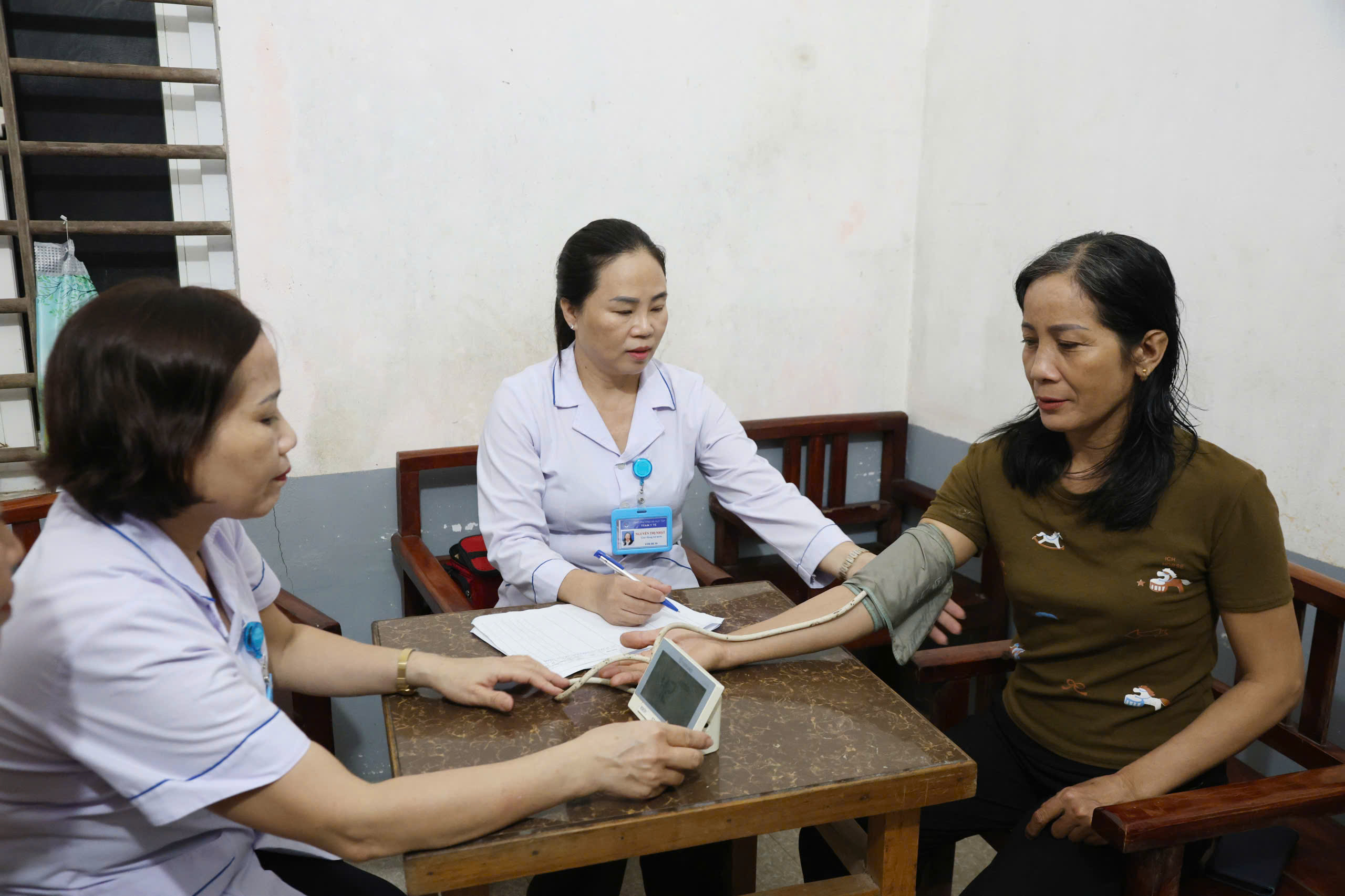 1-1786598294390424165483 Khám sàng lọc sức khỏe toàn dân, linh hoạt đưa Nghị quyết 72 vào cuộc sống - Ảnh 1.