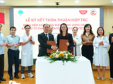 Chăm sóc tóc sau 50: thực phẩm cần ăn, dấu hiệu cảnh báo và cách bổ sung đúng