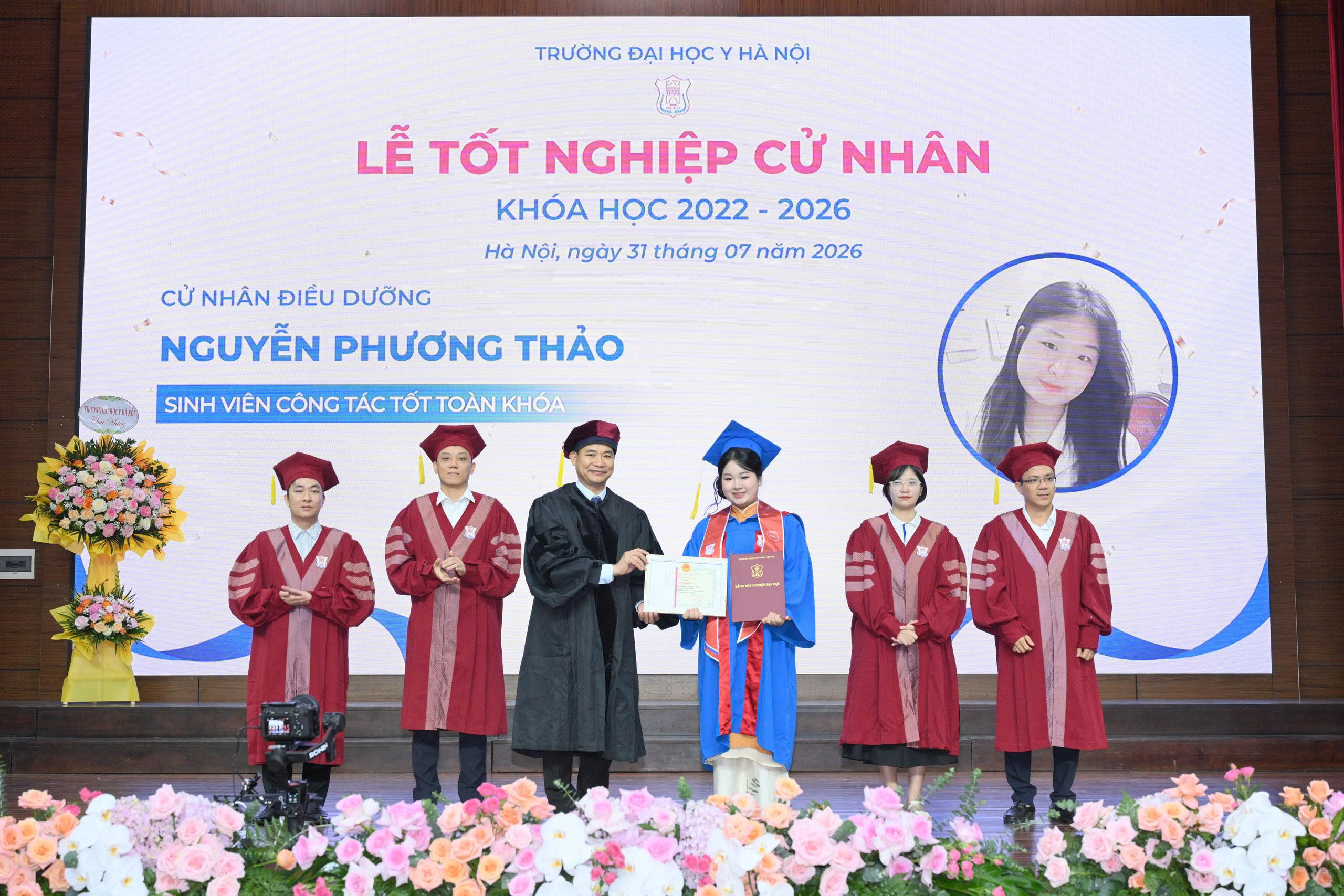 Đại học Y Hà Nội Tăng Cường Nguồn Nhân Lực Cho Ngành Y Tế Với 427 Tân Cử Nhân