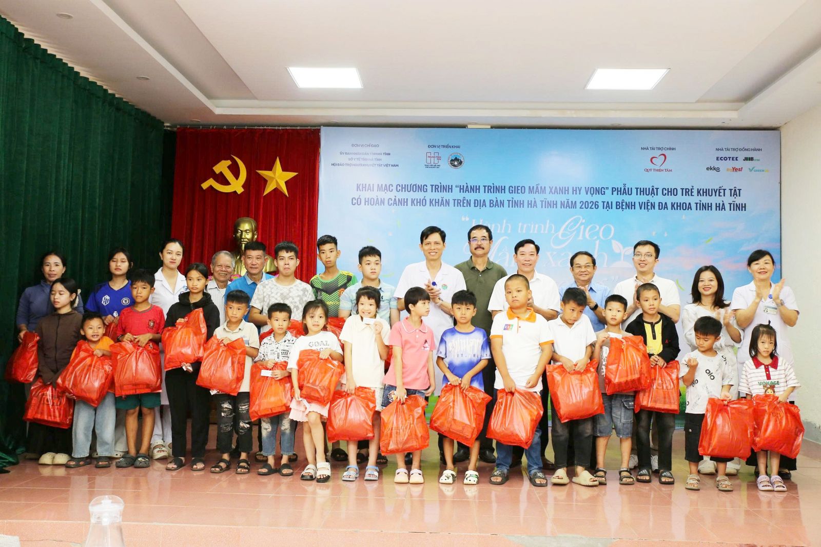 Khám Sàng Lọc Và Phẫu Thuật Miễn Phí Cho Trẻ Em Khuyết Tật Tại Hà Tĩnh