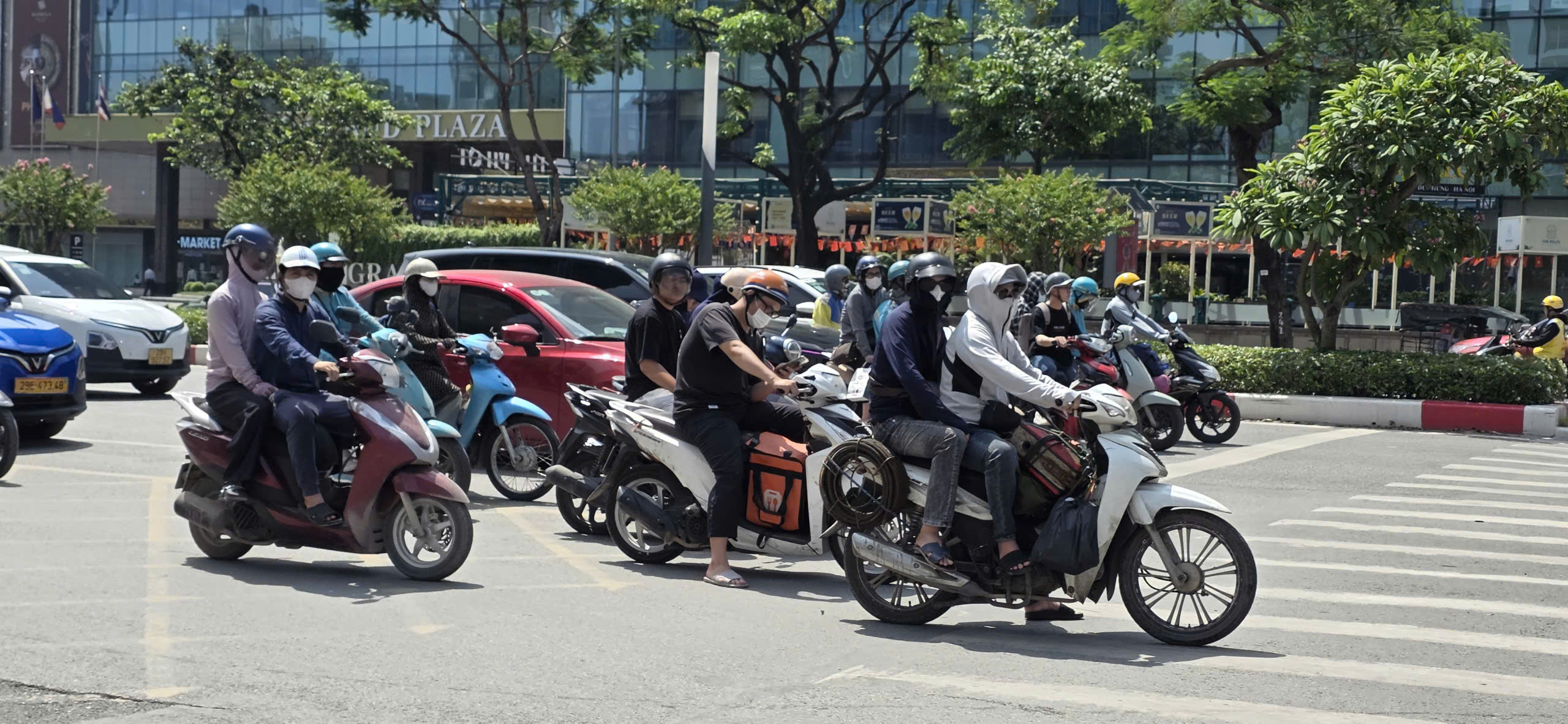 Miền Bắc Đang Đối Mặt Với Đợt Nắng Nóng Gay Gắt: Những Khu Vực Nào Bị Ảnh Hưởng Nhiều Nhất?