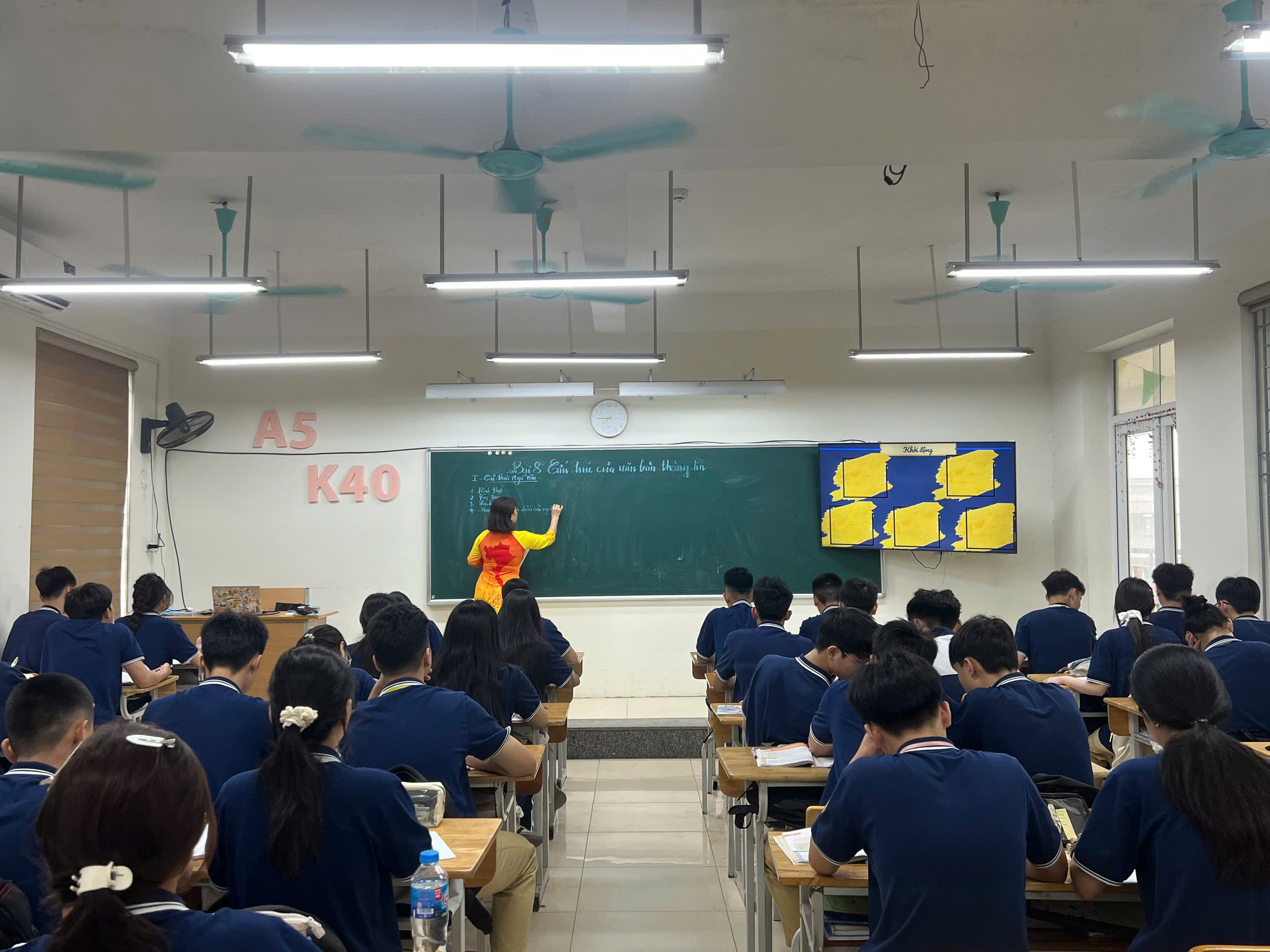 Vận hành trường công lập sau sáp nhập: mô hình tập trung và những quy tắc bắt buộc