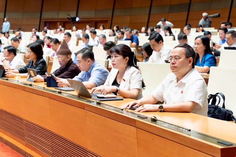 Đề Xuất Miễn Trách Nhiệm Ngân Hàng Trong Báo Cáo Giao Dịch Đáng Ngờ