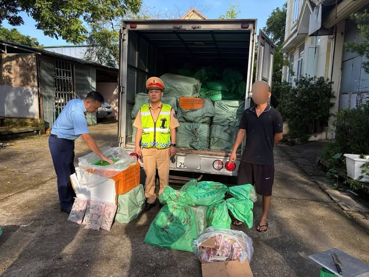 Quảng Ninh Tăng Cường Kiểm Soát Thực Phẩm Bằng Cách Phát Hiện 1,7 Tấn Thực Phẩm Đông Lạnh Không Rõ Nguồn Gốc