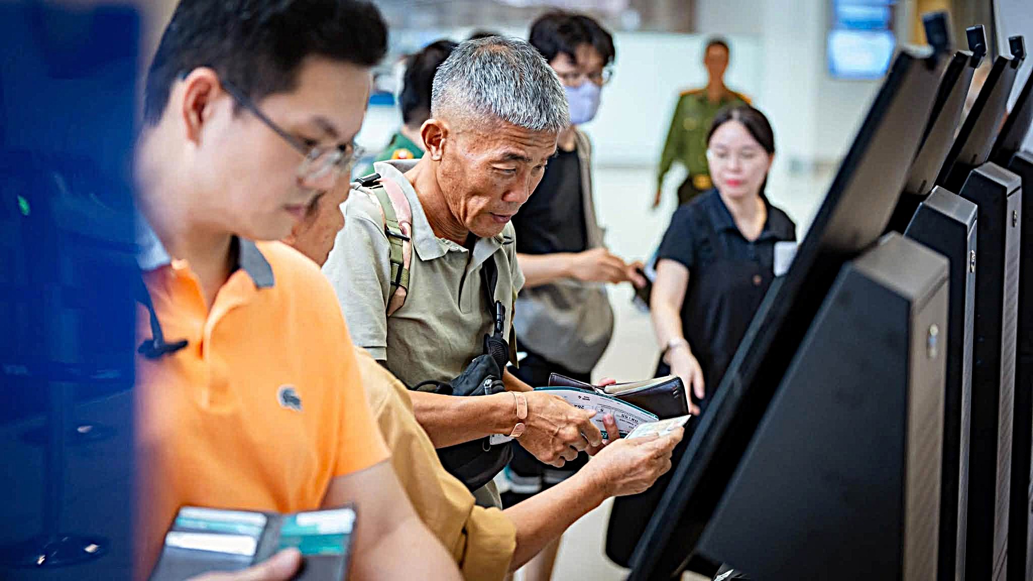 74182803814493681538973463992176538802370416n-1787402214384632538321 Cảnh báo bẫy lừa đảo vé máy bay giá rẻ 'suất nội bộ' dịp 2/9- Ảnh 2.