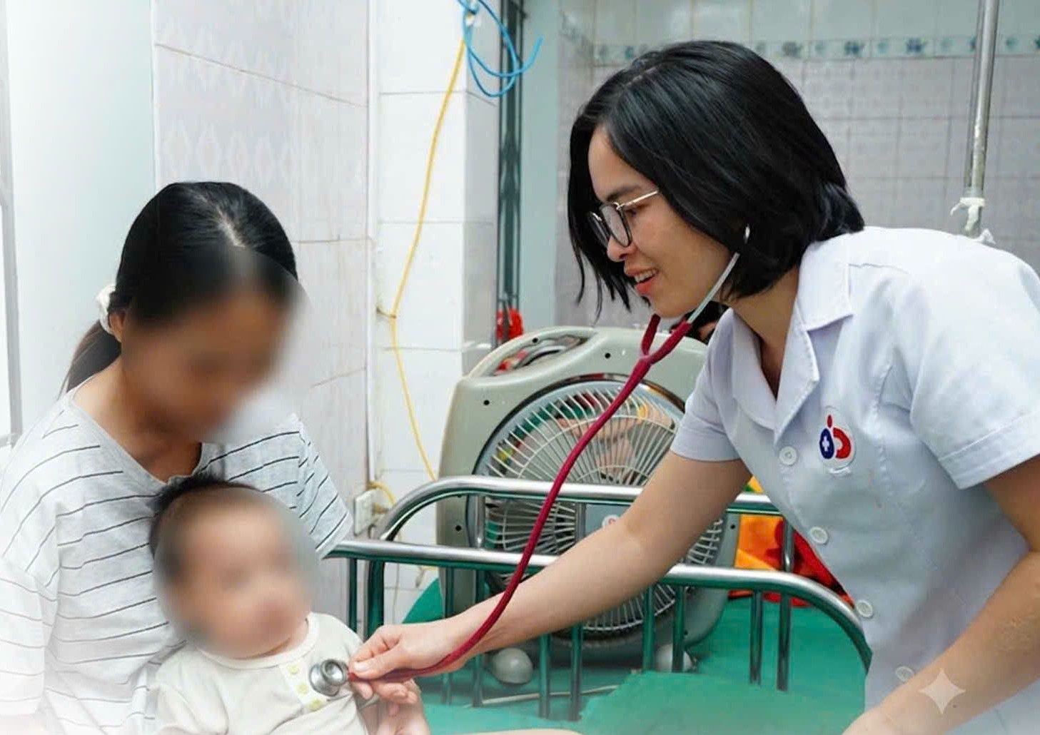 Sốt kéo dài ở trẻ nhỏ: khi nào cần nghĩ tới nhiễm khuẩn tiết niệu?