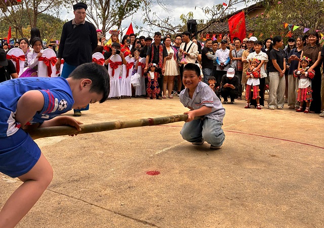 Hành Trình Giữ Gìn Bản Sắc Văn Hoá Của Người Lô Lô Tại Tuyên Quang
