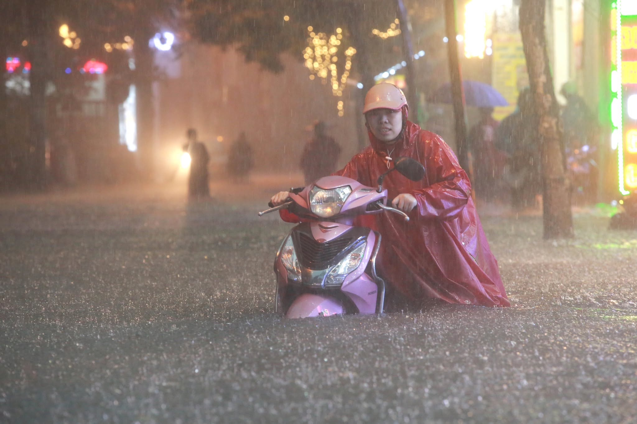 Dải hội tụ nhiệt đới: vì sao miền Bắc và Trung Bộ trải qua mưa dông dịp nghỉ lễ?