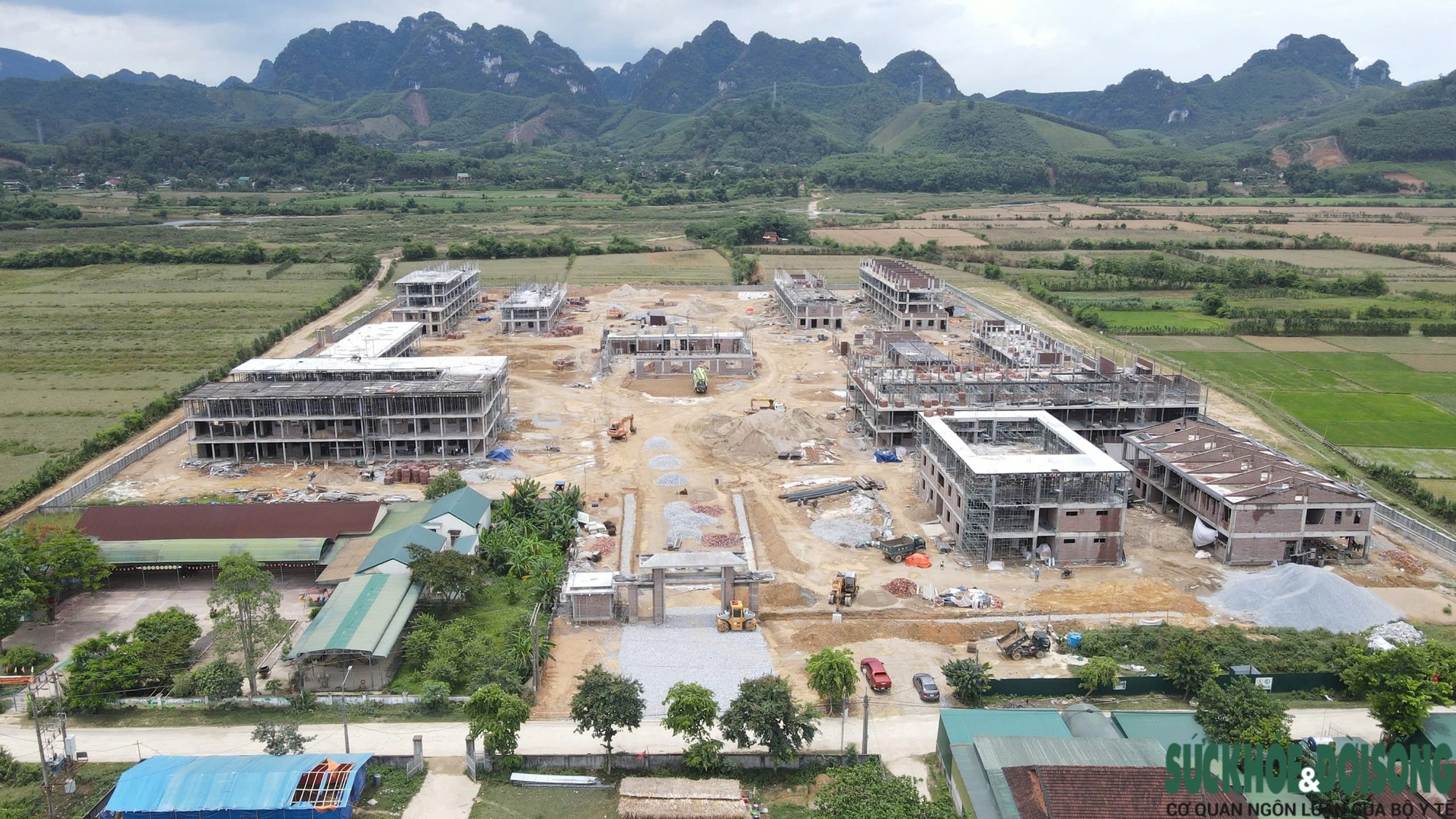 base64-17857217429021525332068 Tiến độ xây dựng trường nội trú nơi vùng biên- Ảnh 1.