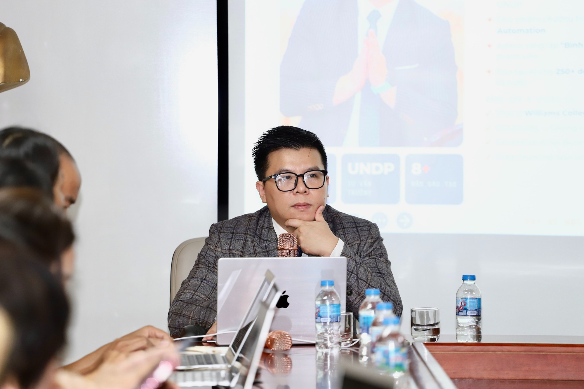 Báo Sức khỏe và Đời sống đẩy mạnh chuyển đổi số: Tổ chức tập huấn chuyên sâu kỹ năng ứng dụng AI trong sản xuất nội dung- Ảnh 2. Báo Sức khỏe và Đời sống đẩy mạnh chuyển đổi số: Tổ chức tập huấn chuyên sâu kỹ năng ứng dụng AI trong sản xuất nội dung- Ảnh 2.