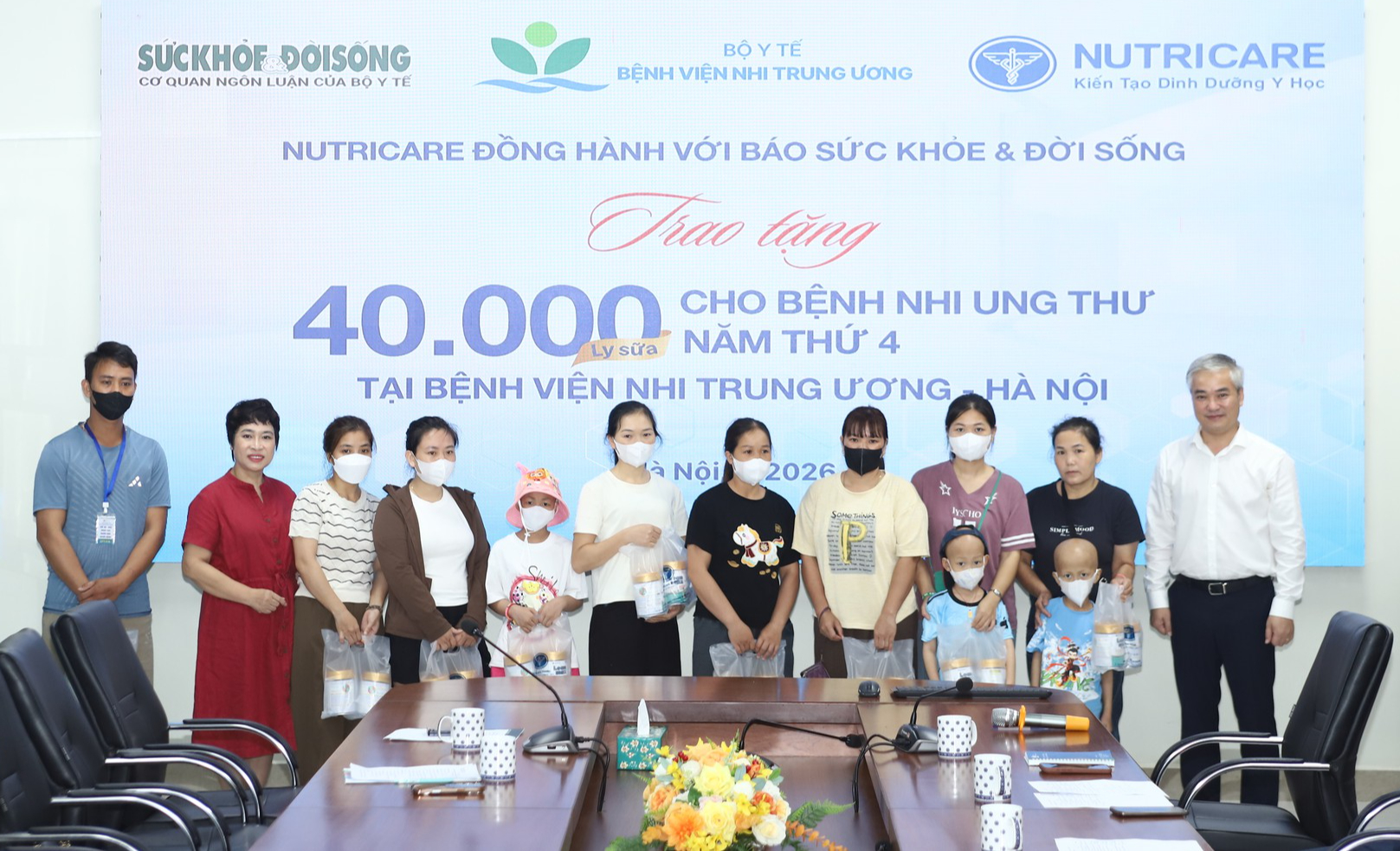 40.000 ly sữa Leanmax Hope tiếp sức bệnh nhi ung thư tại Bệnh viện Nhi Trung ương