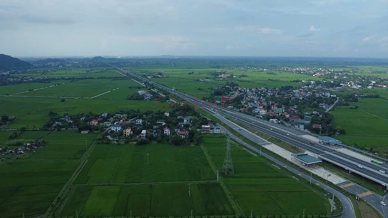 Giữ khoảng cách an toàn trên cao tốc: những quan sát và quy định cần nhớ