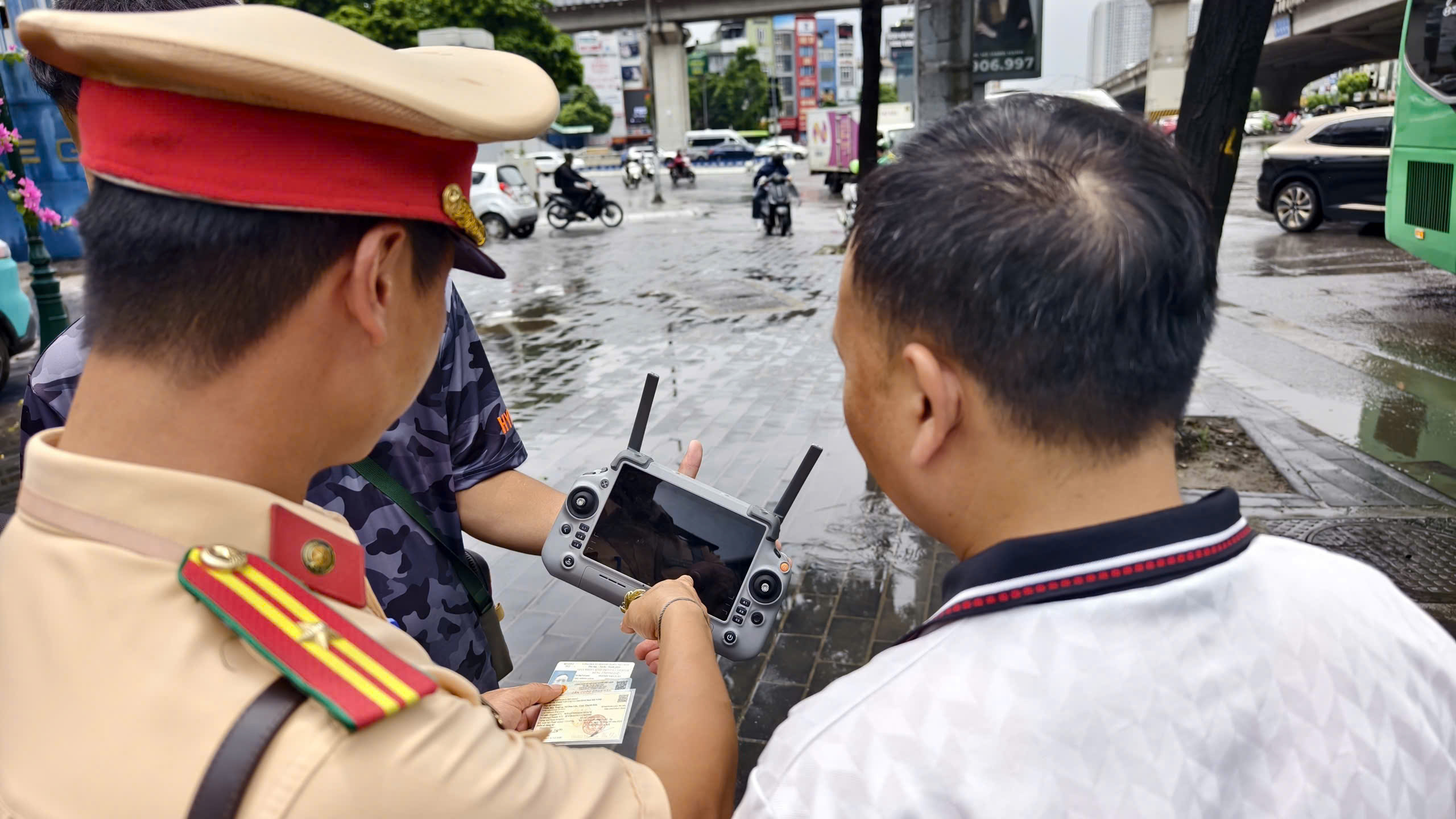 camera-ai-uav-vi-pham2-17867112397241386882727 UAV giám sát vi phạm từ trên cao