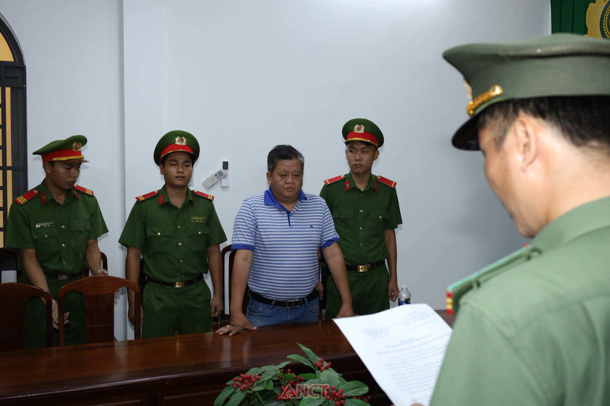 Công An Cần Thơ Bắt Giám Đốc Công Ty Mekolor Võ Xuân Trường