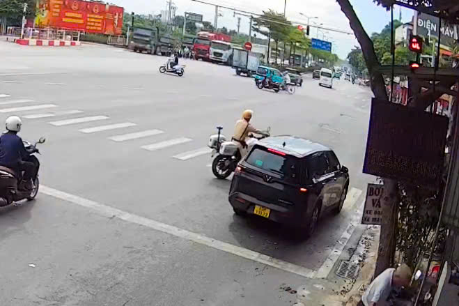 CSGT Hà Nội Hỗ Trợ Cấp Cứu Nhanh Chóng Cho Trẻ Mắc Bệnh Nghiêm Trọng