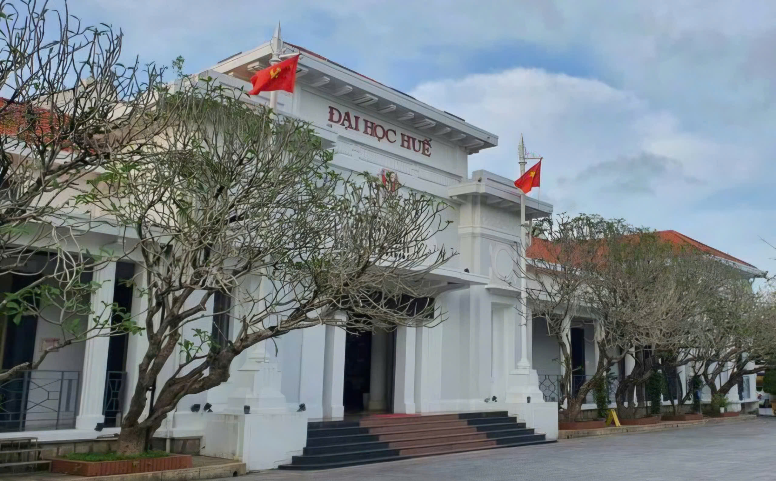 Đại Học Huế: Giải Quyết Vướng Mắc Liên Quan Đến Chứng Chỉ Ngoại Ngữ Trong Tuyển Sinh 2026