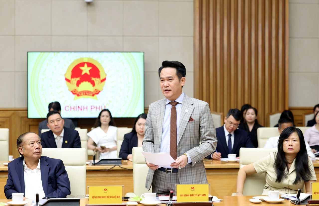Giải Quyết Thủ Tục Thuế và Hải Quan: Hành Trình Nâng Cao Hiệu Quả Cho Doanh Nghiệp