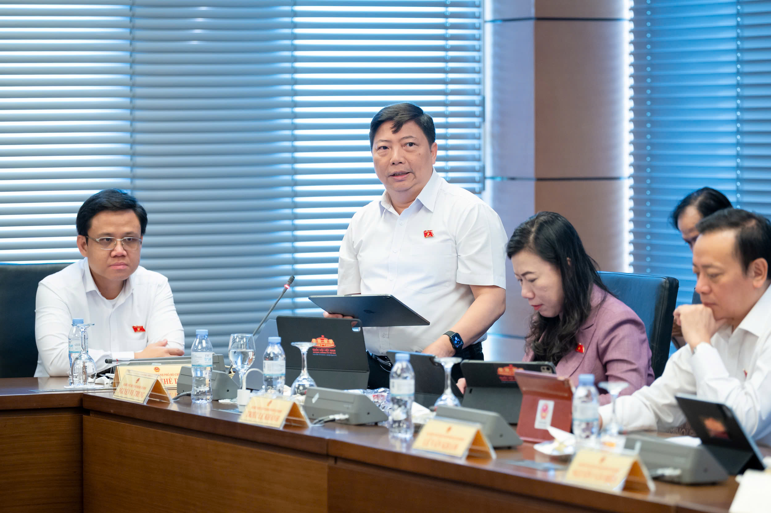 dbqh3-17858166659821065023845 Chủ tịch Quốc hội: Xây dựng hệ sinh thái số để người dân tiếp cận pháp luật 24/7- Ảnh 4.