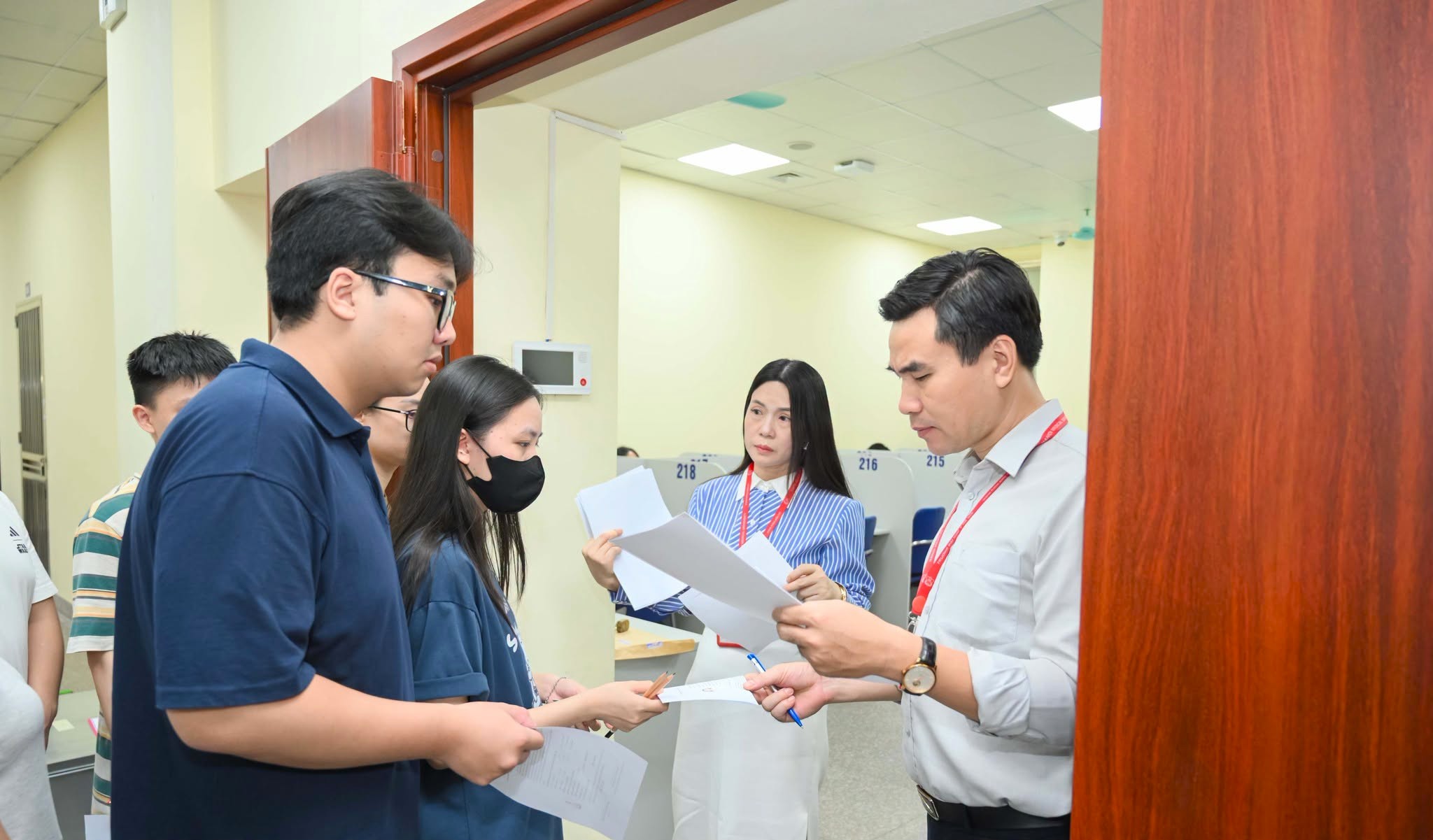 dhyhn-12-17865122642641532352034 Gần 1.900 thí sinh dự thi Sau đại học Trường Đại học Y Hà Nội- Ảnh 4.