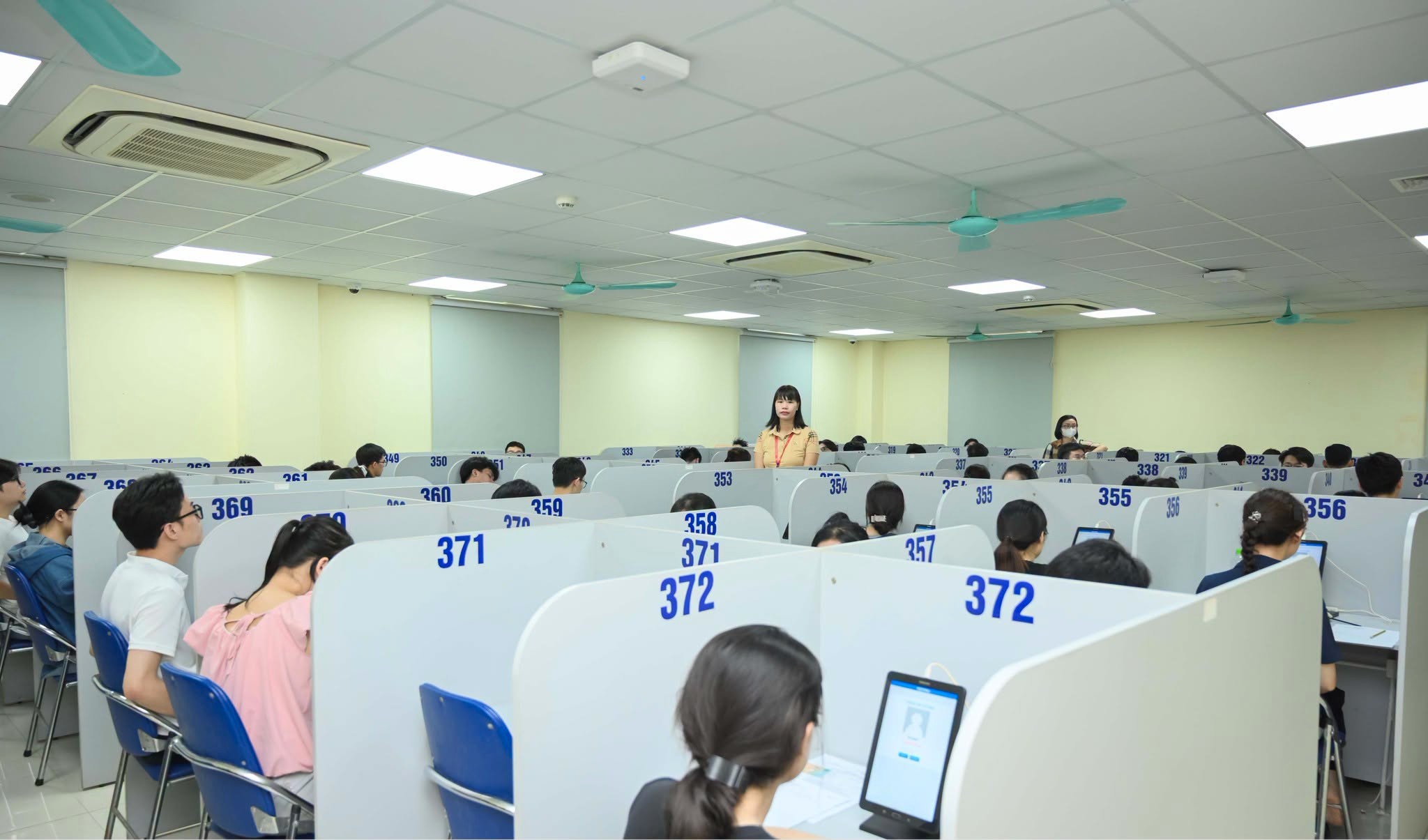 dhyhn-5-17865122642411731807301 Gần 1.900 thí sinh dự thi Sau đại học Trường Đại học Y Hà Nội- Ảnh 3.