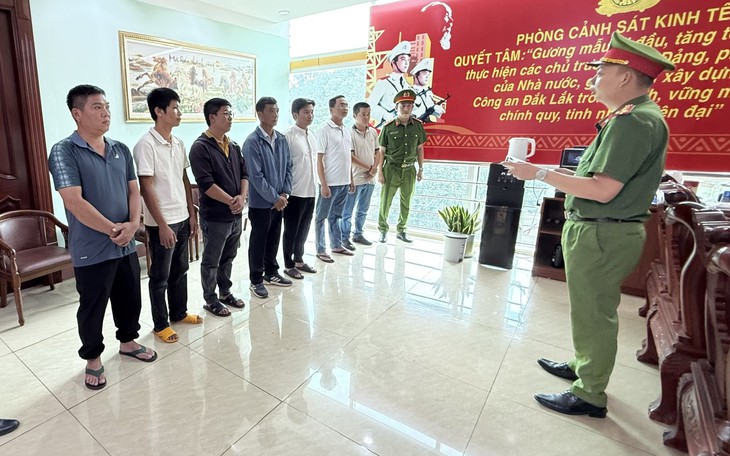 Nhận hối lộ để 'làm ngơ' vi phạm, 3 cựu cán bộ phường ở Huế lĩnh án- Ảnh 2.