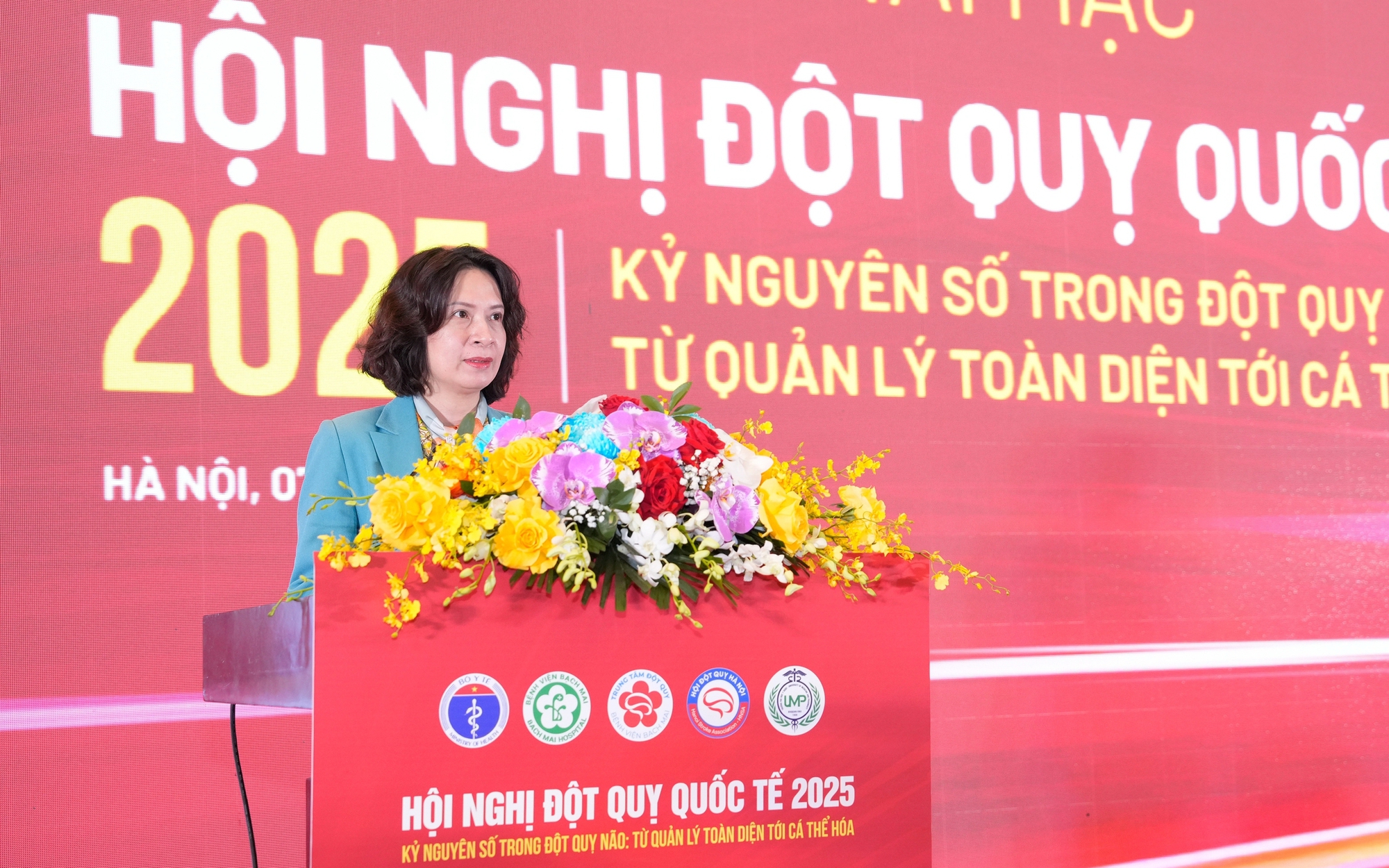 Bác sĩ Bạch Mai cứu sống thầy giáo hôn mê sâu sau hành trình hơn 1.000km từ Lào về nước- Ảnh 5.