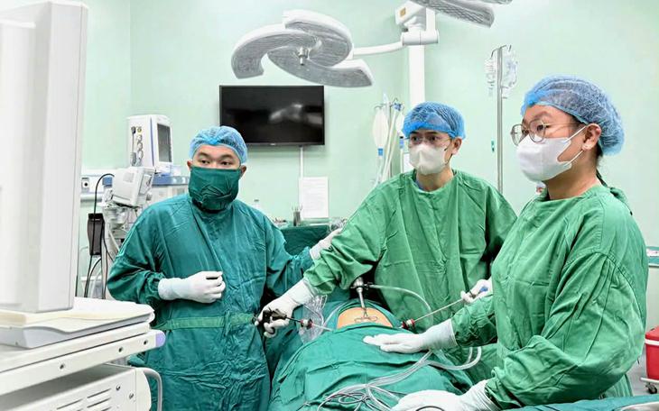 Người Phụ Nữ 29 Tuổi Được Cấp Cứu Kịp Thời Sau Khi Bị Vỡ Nang Buồng Trứng - Ảnh 2.