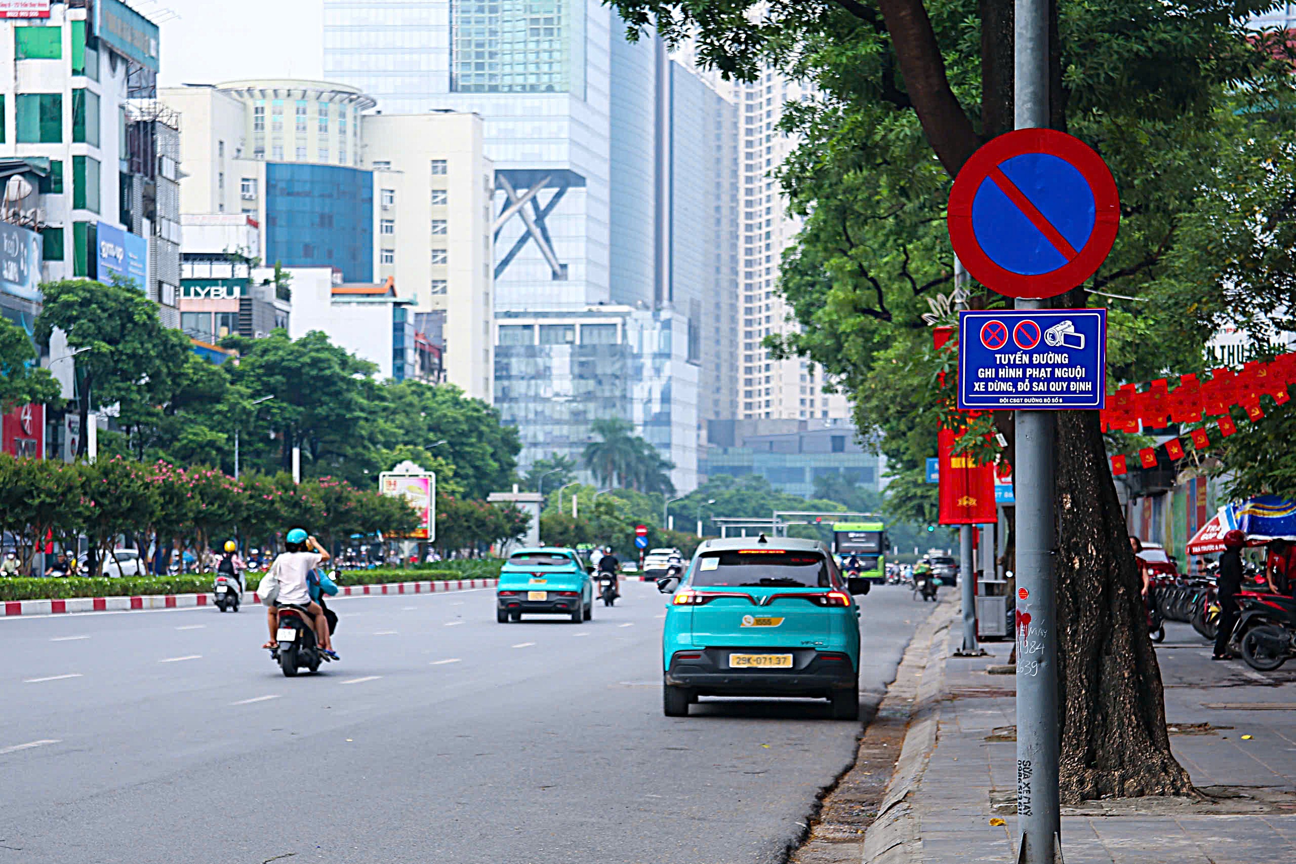 Giao Thông Hà Nội Ngày Đầu Nghỉ Lễ Quốc Khánh: Đánh Giá Thực Trạng và Biện Pháp Kiểm Soát