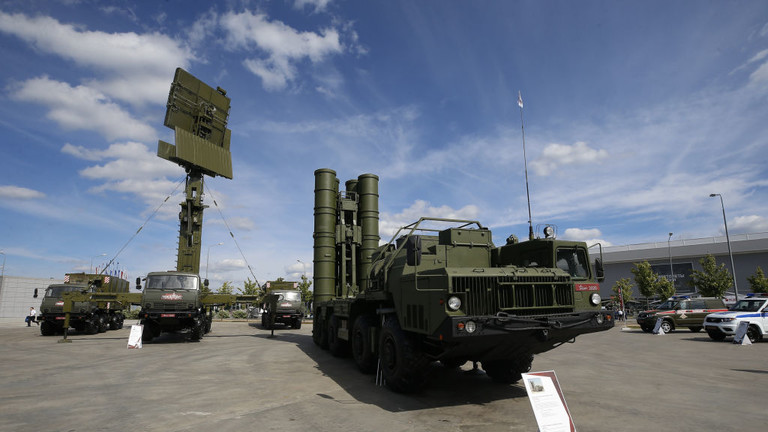he-thong-phong-khong-s-400-cua-nga-17860741242231074380991 Nga tiết lộ chiến thuật giúp hệ thống S-400 lập kỷ lục bắn hạ máy bay Ukraine- Ảnh 1.