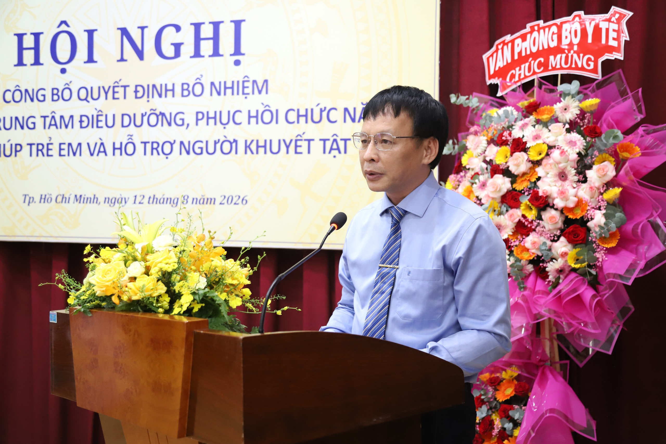 img8052-17865350063231208503637 Thứ trưởng Bộ Y tế yêu cầu nâng chất lượng chăm sóc người khuyết tật - Ảnh 4.