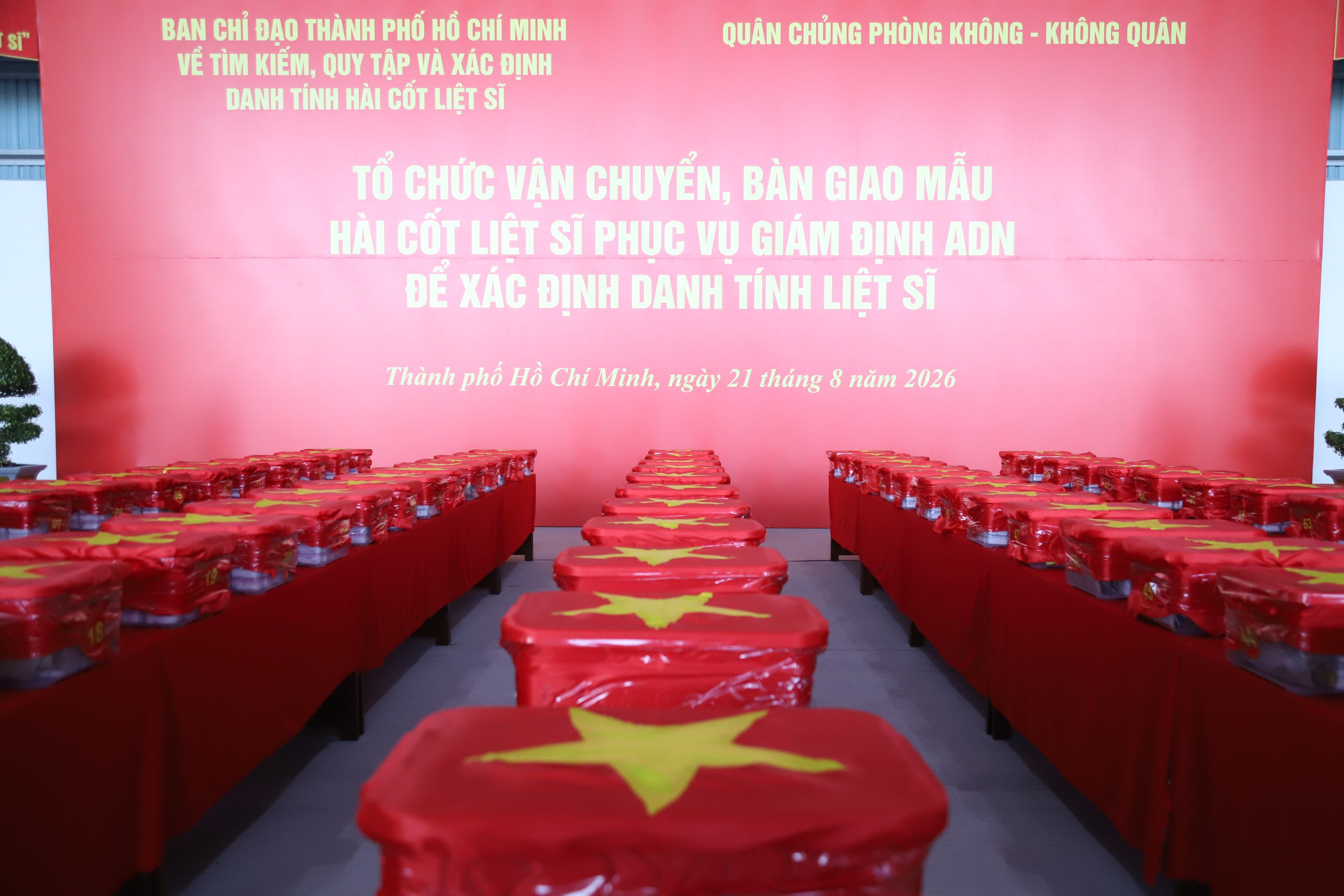 Hơn 7.000 mẫu sinh phẩm liệt sĩ từ TPHCM lên đường giám định ADN
