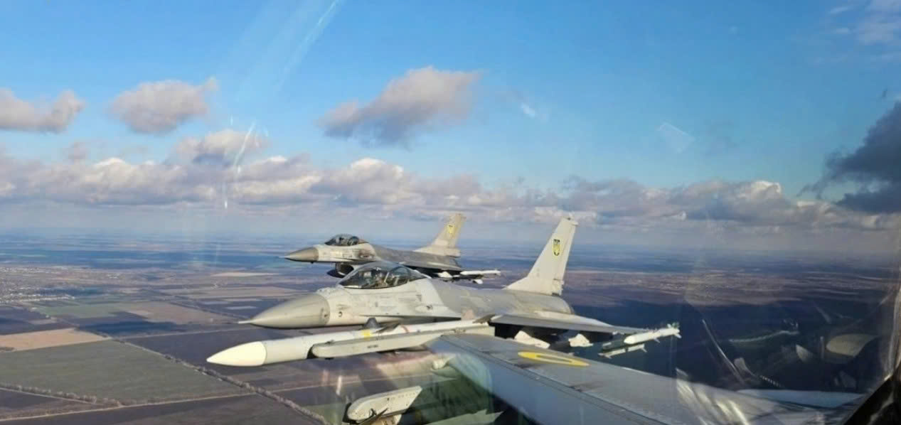 Tại sao F-16 chưa thể thay thế toàn diện MiG-29 và Su-27 ở Ukraine