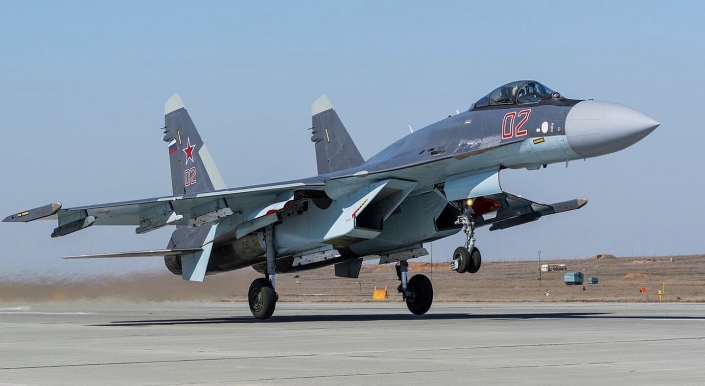 Su-35 xâm nhập gần Sumy: Nga tìm kiếm lỗ hổng phòng không Ukraine?