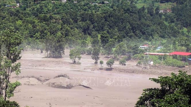 nepal-270826-2-1787794862506-17877948644111969910110 Vì sao lũ quét và sạt lở ở biên giới Nepal - Tây Tạng gây hậu quả nghiêm trọng?- Ảnh 1.