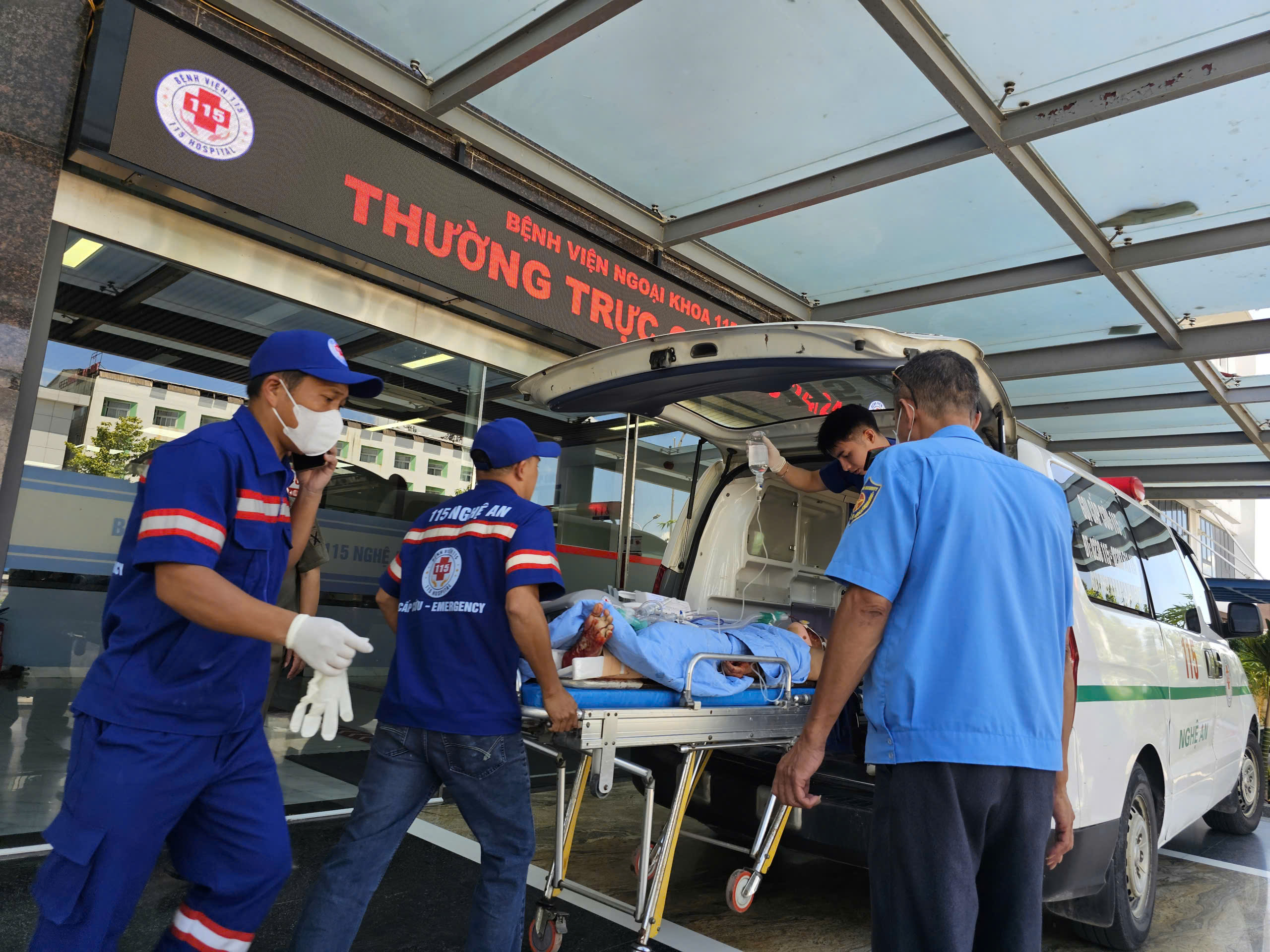 Vụ Va Chạm Kinh Hoàng Trên Cao Tốc: Hàng Chục Hành Khách Nhập Viện