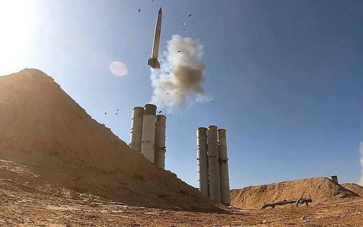 Ukraine hợp tác với Mỹ nâng cấp S-300 để 'giải cơn khát' Patriot- Ảnh 2.