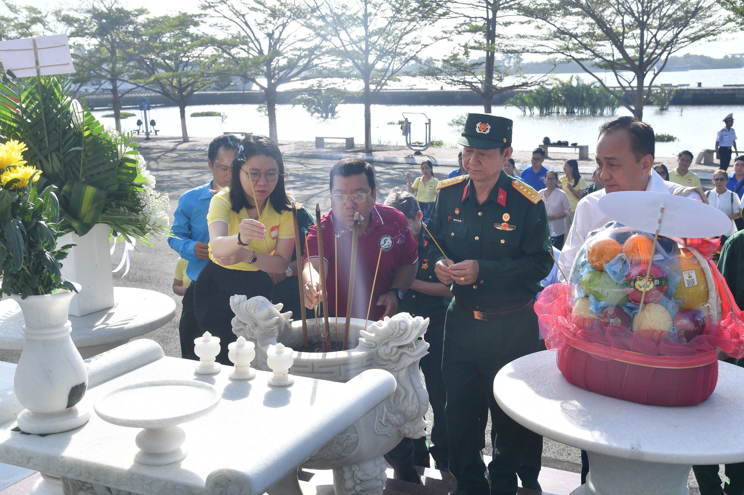 quan-1-17866983422051616862193 Đẩy mạnh hoạt động 'đồng hành cùng người lính Hải quân' - Ảnh 1.
