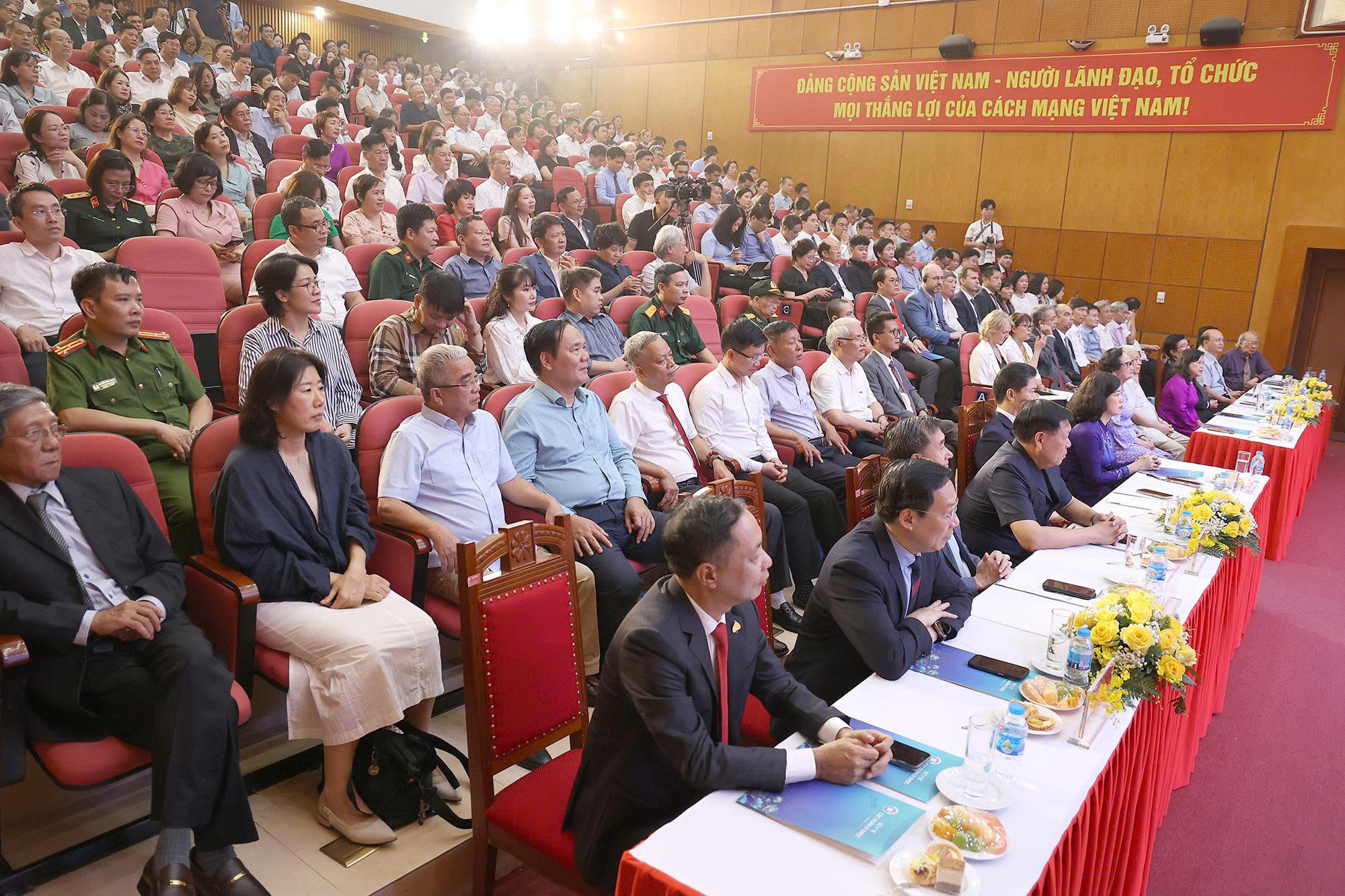Tầm Nhìn Mới Trong Phát Triển Ngành Dược Việt Nam Qua 30 Năm