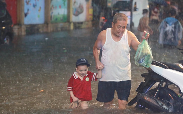 Bão Saudel Tái Sinh Kích Thước Lớn Trên Biển Đông Đầu Tháng 9