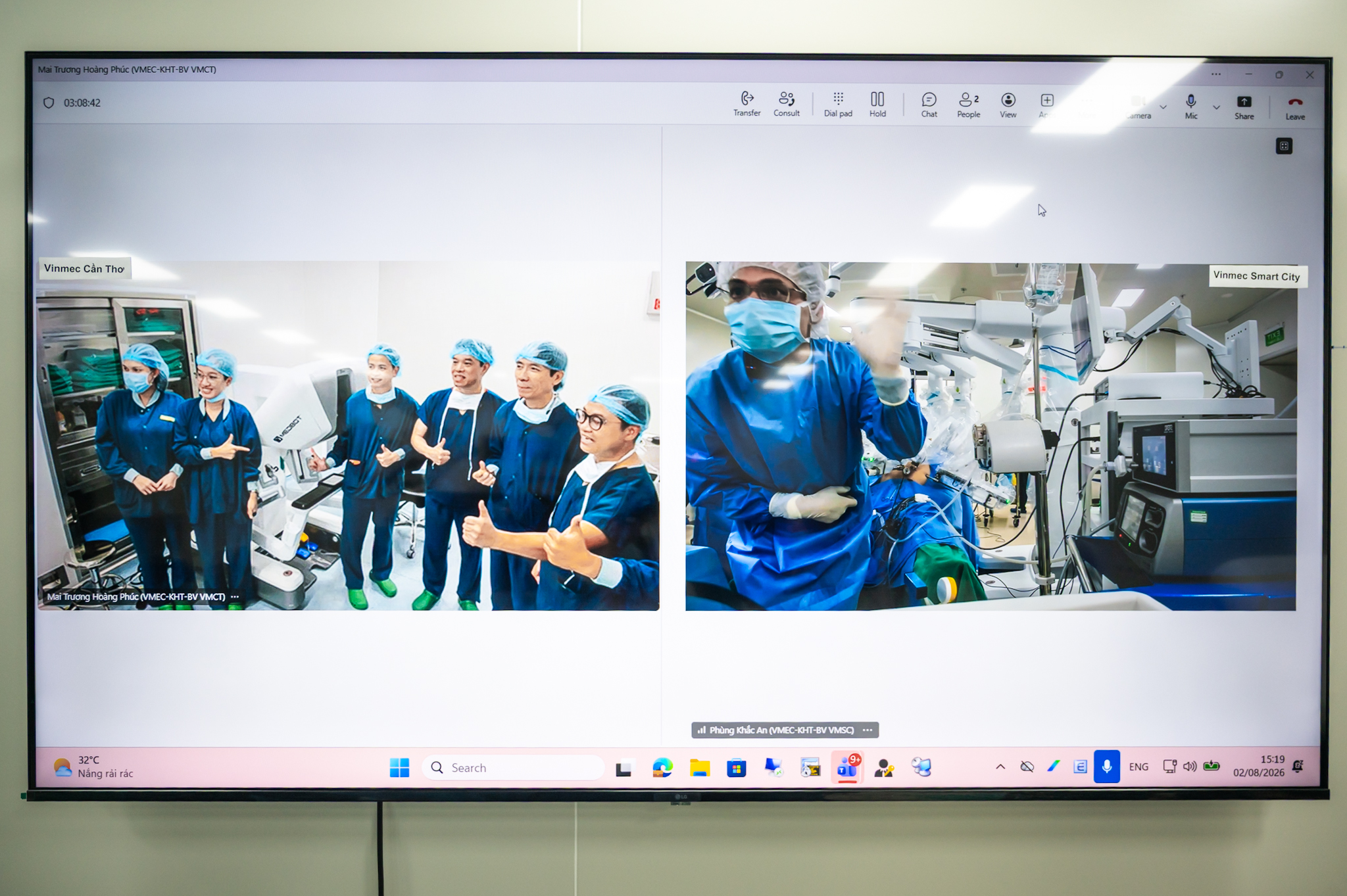 robot-83-17857528135191980991225 Lần đầu tiên Việt Nam thực hiện thành công phẫu thuật robot từ xa hai chiều giữa Hà Nội và Cần Thơ - Ảnh 2.