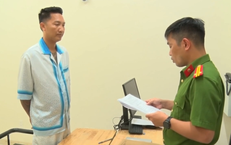 Phát Hiện Túi Tiền Khổng Lồ Trên Đường Quốc Lộ: Điều Gì Đang Xảy Ra?