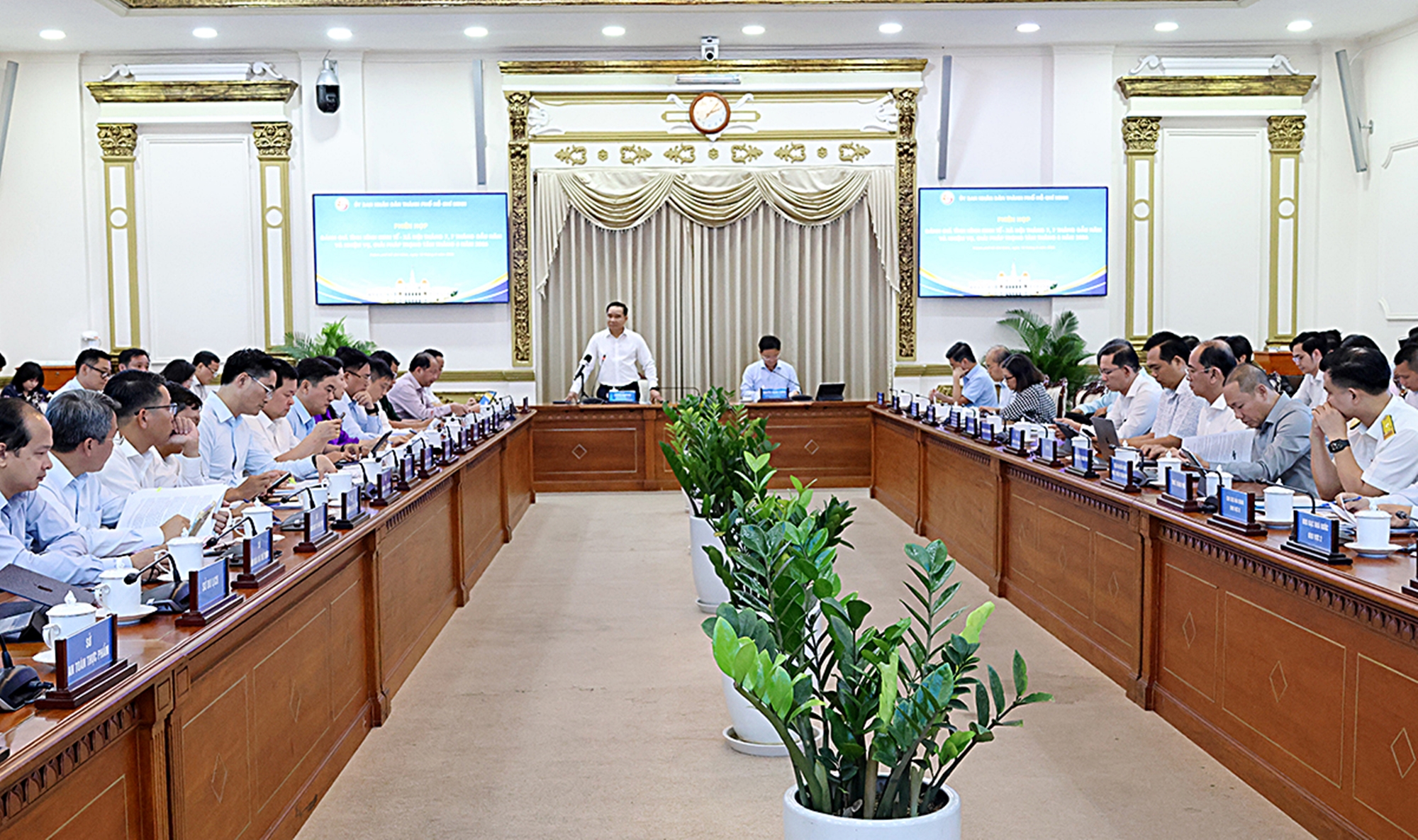toancanhhnt8-17865829006241177483792 TPHCM: 7 tháng tăng trưởng tích cực, áp lực về đích 2 con số còn lớn- Ảnh 1.