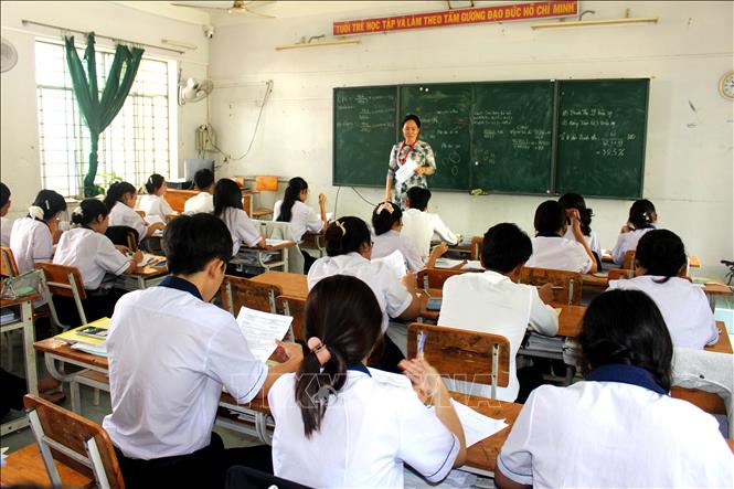 Chính Sách Tinh Giản Biên Chế Cho Lãnh Đạo Giáo Dục Sau Sáp Nhập