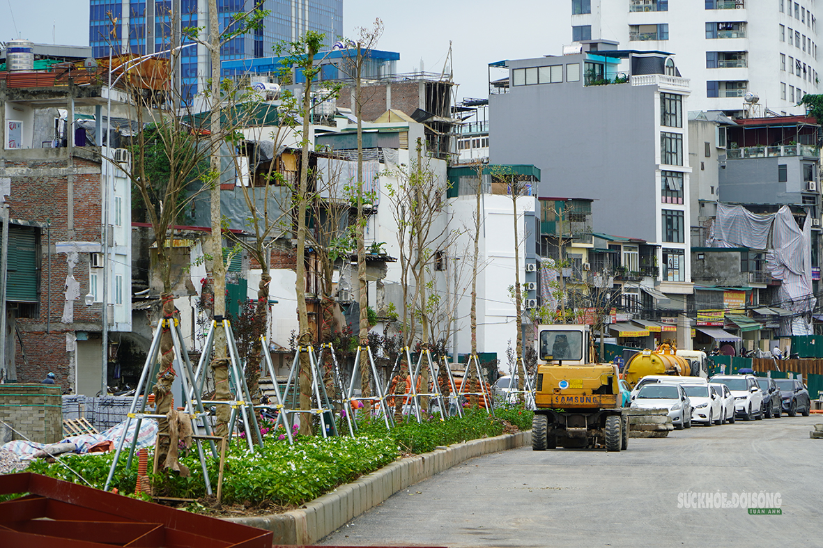 vanh-dai-1-tang-toc-tuyen-duong-hon-22-km-dan-thanh-hinh12-1785717943515366965107 Cận cảnh tuyến Vành đai 1 dài hơn 2,2 km đang thi công ở Hà Nội- Ảnh 11.