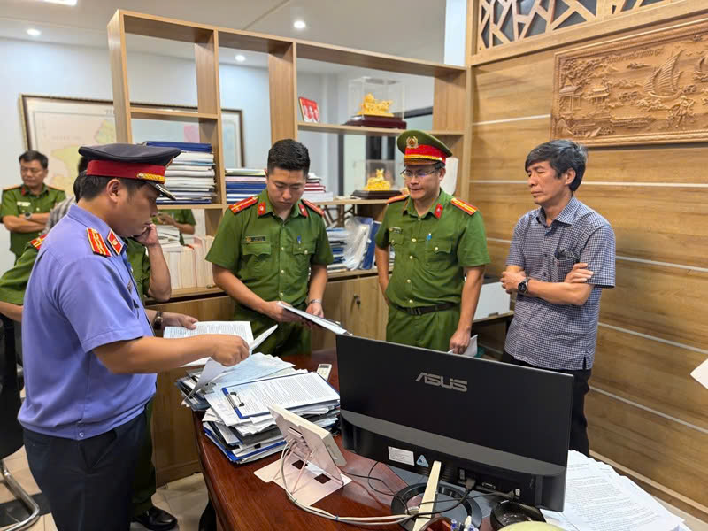 Khởi tố giám đốc dự án Huế - Ảnh 2.