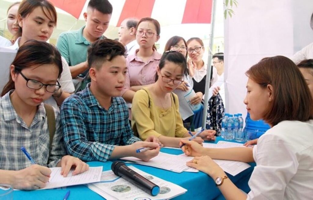 Chiến Lược Tạo Việc Làm Bền Vững Để Thúc Đẩy Tăng Trưởng Kinh Tế
