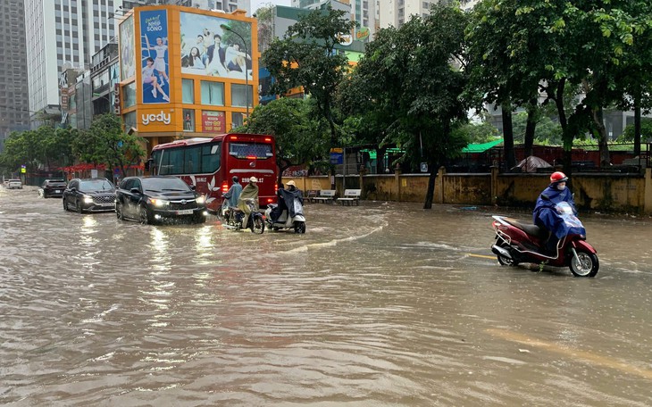 Đợt mưa lớn kéo dài hơn dự báo, đề phòng rủi ro đa thiên tai- Ảnh 2.