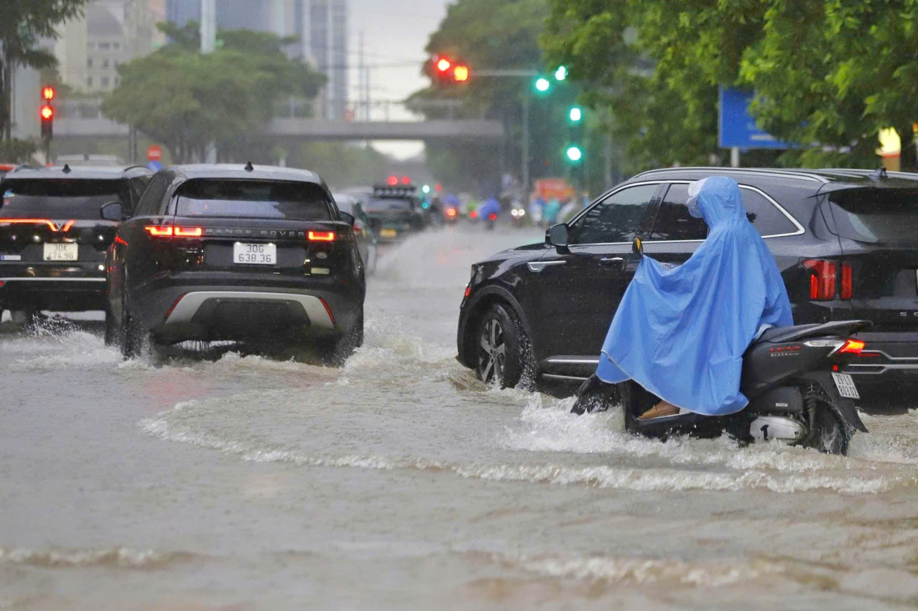 Cảnh Báo Mưa Lớn Ở Tây Bắc Bộ và Bắc Trung Bộ: Nguy Cơ Lũ Quét Tăng Cao