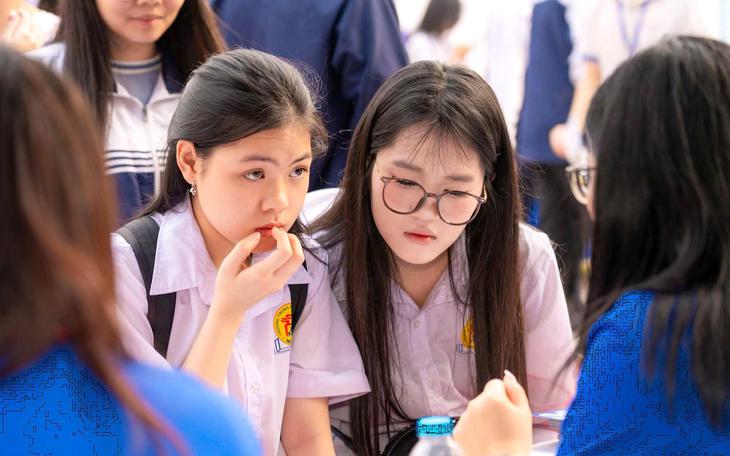 Đội ngũ sĩ tử hồi hộp chờ điểm chuẩn